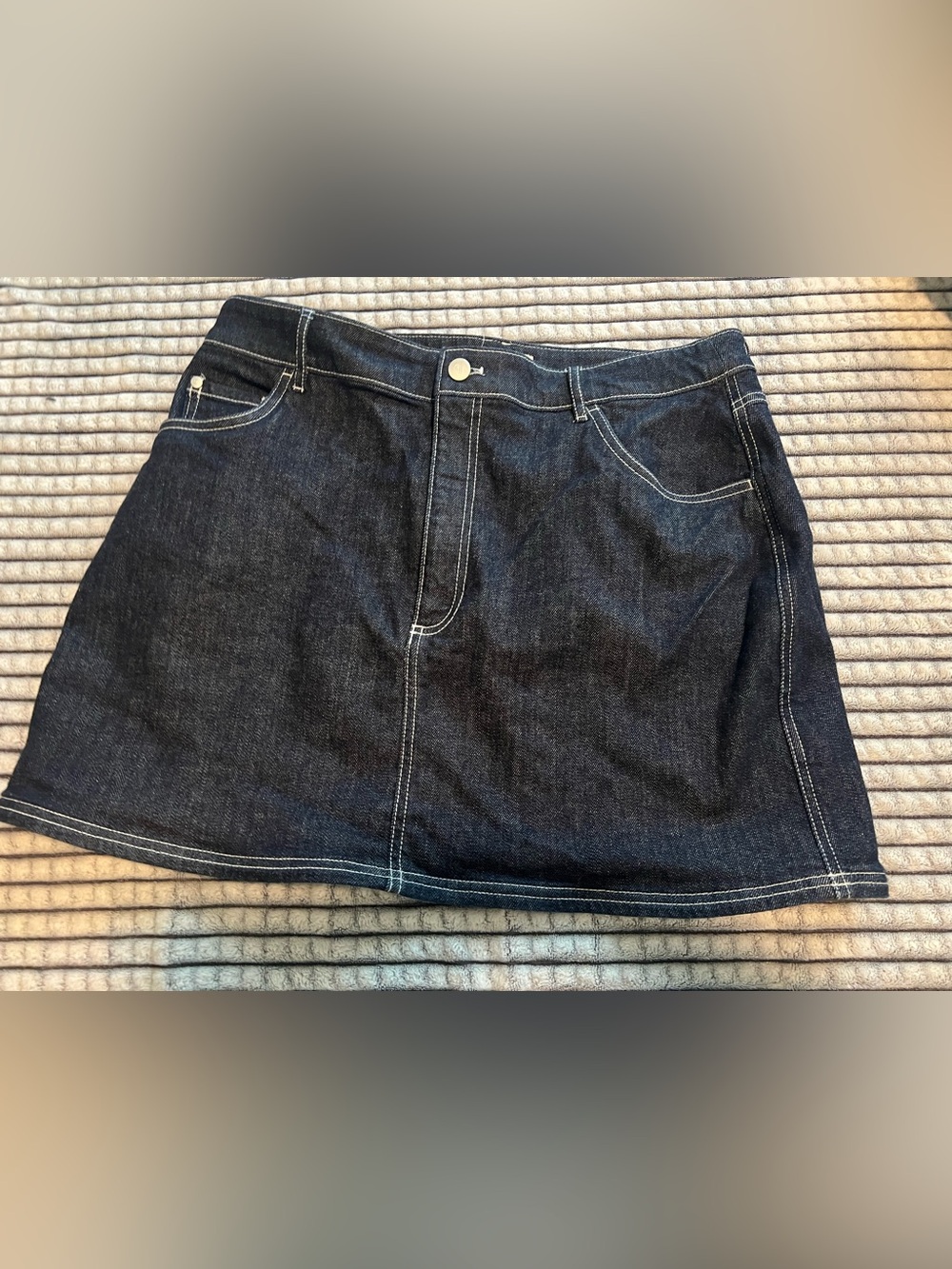 Pilcro women’s Dark Indigo Jean skirt with Contrast Stitching